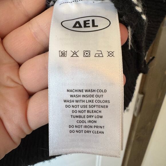 Aelfric Eden Black and white Skeleton Crew neck Sweater - Picture 2 of 5